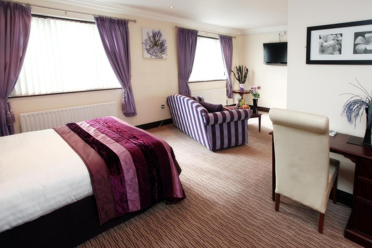 Western Guide Post Hotel